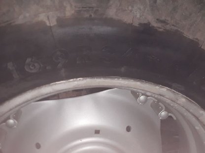 Bild 3:2 Stk. 16.9 R 34 Kleber Super 8 Reifen