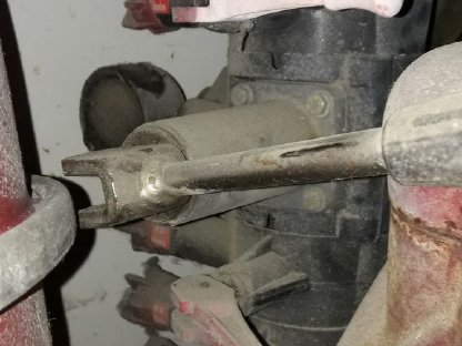 Bild 2:Hardi Pumpe, Teilbreitenschaltung, Vorfilter