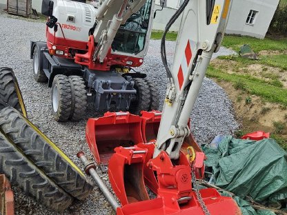 Bild 6:Takeuchi TB 295W Powertilt, 6x Löffel u Atlas C, 2.200 Bstd.