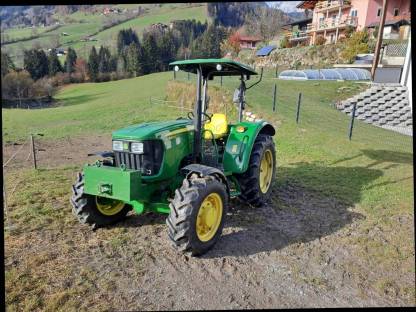 Bild 2:John Deere 5055E