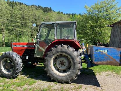 Bild 2:Allrad Traktor MF 373