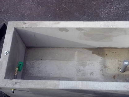 Bild 2:Wassertröge