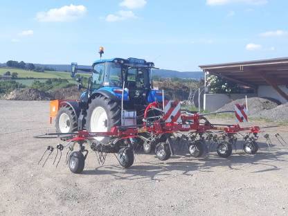 Bild 3:Grünlandernte und Pflege