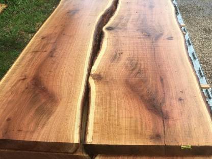 Bild 4:Mobiles Sägewerk, Lohnschnitt, Platten mit Baumkante