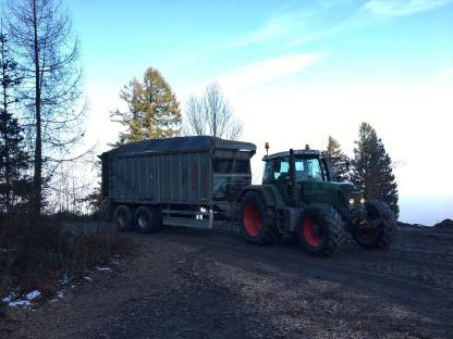 Bild 5:Div. Landwirtschaftliche Transporte