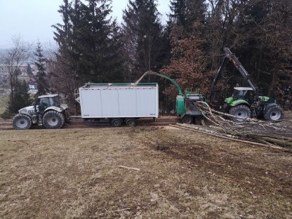 Bild 3:Hackschnitzelerzeugung Hackguttransport