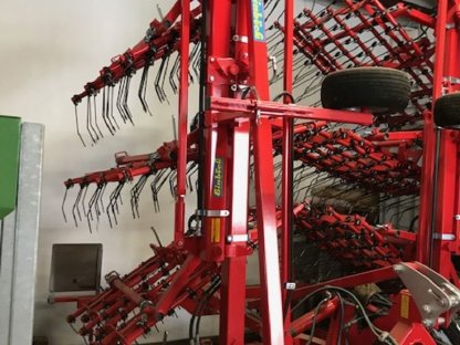 Bild 2:12m Einböck Aerostar Exact 1200 Hackstriegel