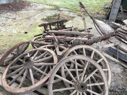 Dekoration: Holzräder- Holzwagen gebraucht kaufen - Landwirt.com
