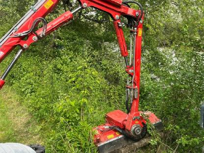 Bild 5:Biete Mulch arbeiten an und Grünflächen Mähen Bezirk Imst