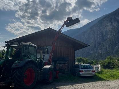 Bild 4:Biete Mulch arbeiten an und Grünflächen Mähen Bezirk Imst