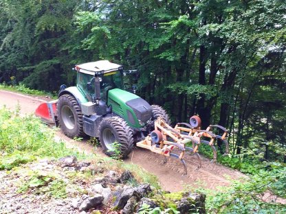 Bild 4:Ihr Frässpezialist für Wald, Alm, Straße und Feld