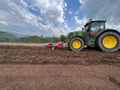 Bild 3:Ackerbodenmanagement mit System Erdbau Bayer
