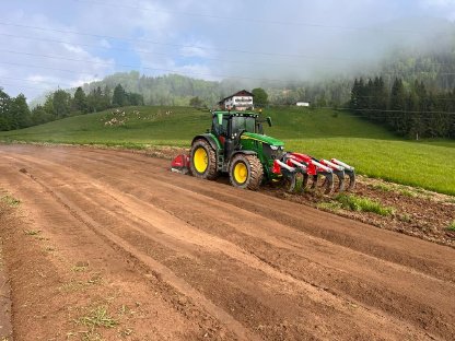 Bild 5:Ackerbodenmanagement mit System Erdbau Bayer