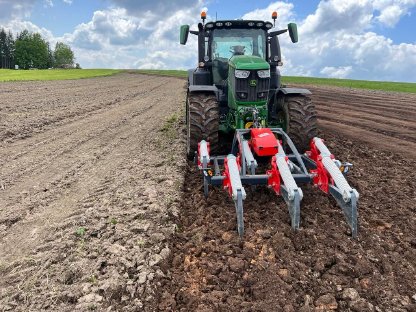 Bild 2:Ackerbodenmanagement mit System Erdbau Bayer