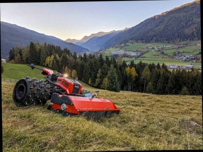Bild 3:Mähen und mulchen von Steilflächen/Skipisten/Almweiden