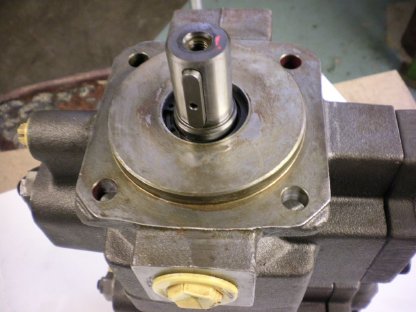 Bild 4:Rexroth-Hydraulikdoppelpumpe