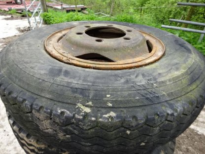 Bild 2:Anhängerräder