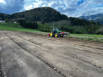 Bild 2:Rekultivierungen