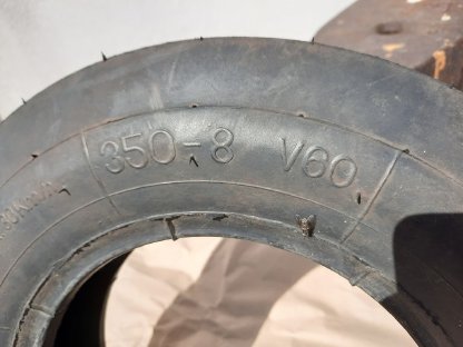 Bild 2:Vredestein 3.50-8 Heumaschinenreifen