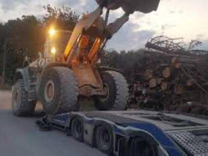 Bild 2:Überstellungen Baumaschinen Traktoren Autos und vieles mehr