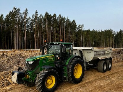 Bild 2:Traktorfahrer gesucht!