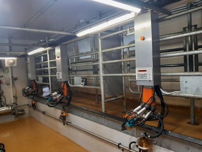 Bild 2:Happel Robotex 7er Autotandem Melkstand
