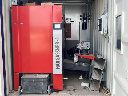 Bild 3:Heizcontainer- 330KW Hargassner-Hackschnitzel