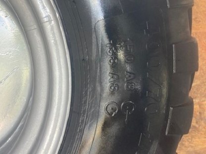 Bild 4:Anhängerreifen 400/70/20