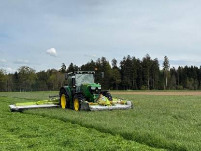Bild 3:Lohnmähen mit Aufbereiter, mähen, Claas Disco 9100c