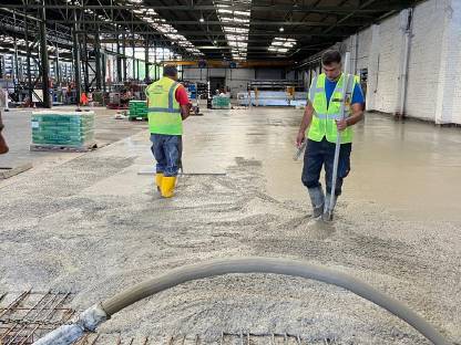 Bild 2:Industrieboden, Betonboden, Betonfahrbahnen, Betonglätten