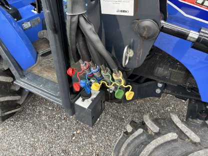 Bild 4:ISEKI TLE3400 mit Frontlader, Schaufel Bj. 2020 63,9 Bstd.