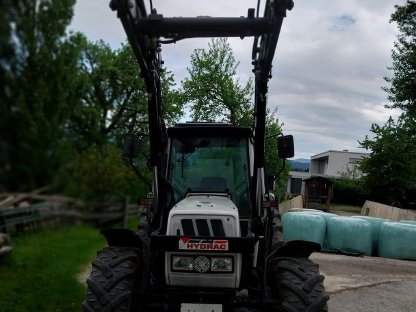 Bild 7:Steyr 667 A mit Frontlader