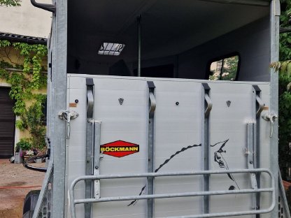 Bild 6:Pferdeanhänger Böckmann H806, 2.400kg, Portax + Fohlengitter