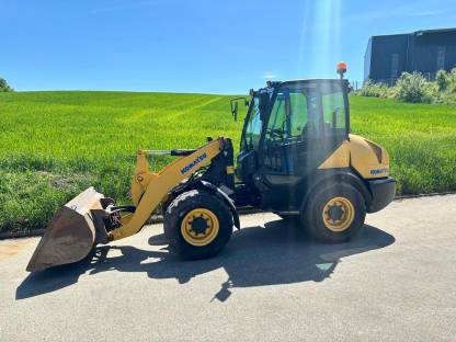Radlader Komatsu WA70-5