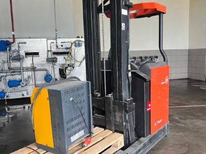 Bild 3:Schubmadtstapler