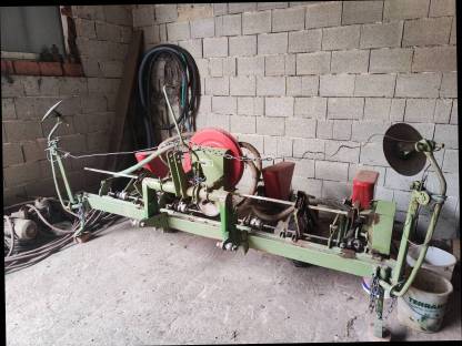 Bild 4:Einzelkornsämaschine Nodet, 6-reihig