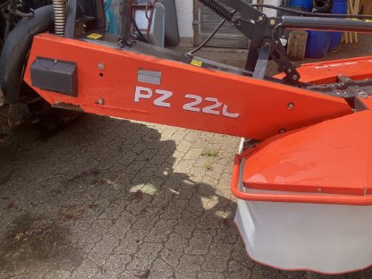 Bild 6:Sehr gut erhaltenes Kuhn-Mähwerk PZ 220