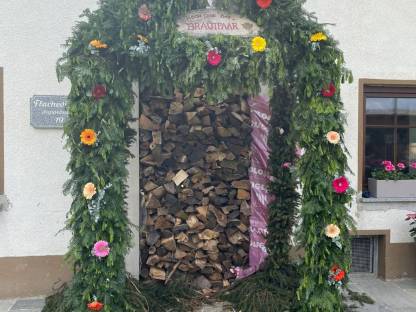 Brennholz nach Hochzeitsstreich