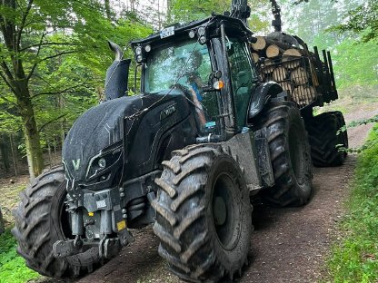 Valtra Forstschlepper