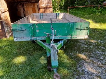 Bild 6:Massey Ferguson MF 135 Super mit Anhänger