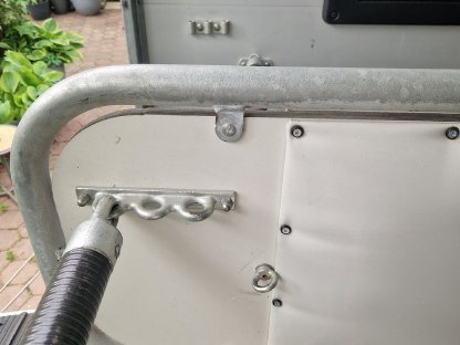 Bild 8:Pferdeanhänger Böckmann H806, 2.400kg, Portax + Fohlengitter