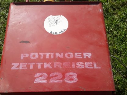 Bild 2:Pöttinger Zettkreisel Z 228
