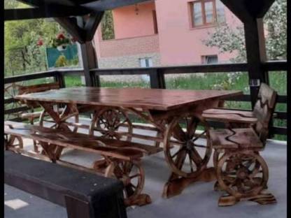 Bild 3:Terrassenset und Zubehör