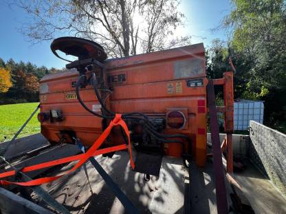 Bild 7:Springer Salz-Splitstreuer inkl. wegabhängiger Steuerung