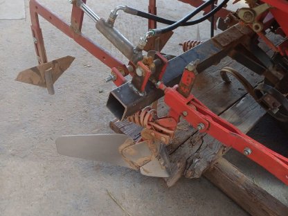 Bild 9:Kartoffellegemaschine Kverneland UN 3000