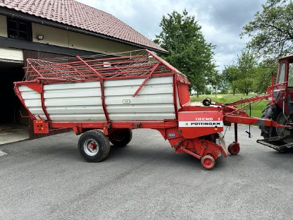Ladewagen Pöttinger Trend 1