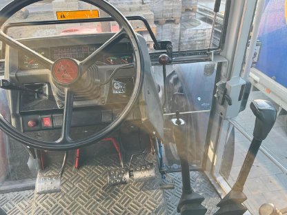 Bild 5:Traktor MF 3065