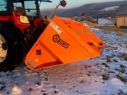 Bild 2:Salzstreuer/Splitstreuer TS15