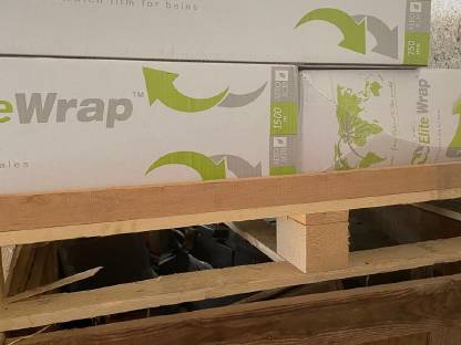 Bild 3:Rundballennetz und Wickelfolie