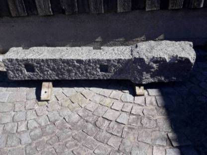Bild 3:Granitzaunsäule